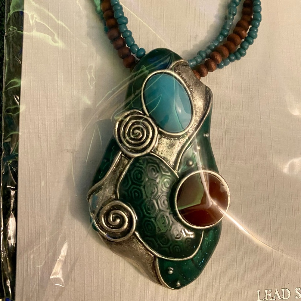 Brand new necklace with earrings set turquoise and brown
